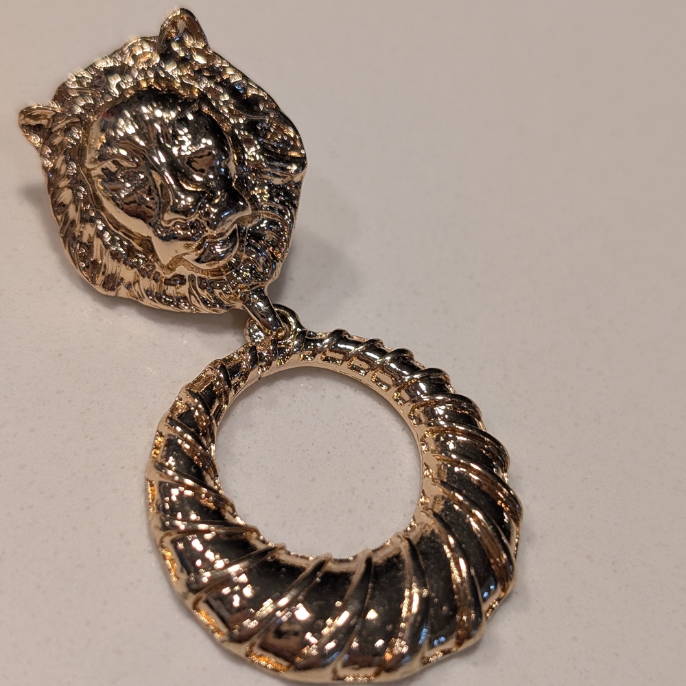 Vintage Gold Lion Head Drop Earrings - Picture 2 of 5